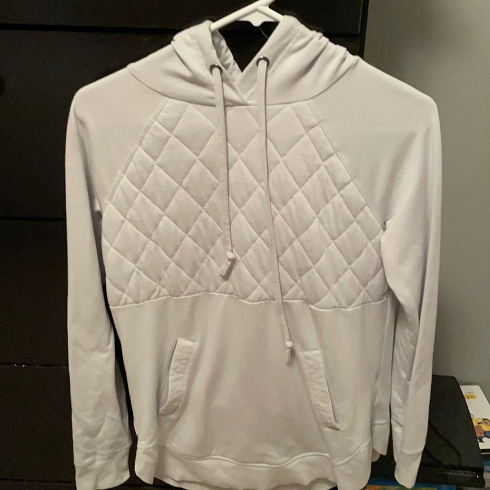 Maurices light gray quilted sweatshirt
